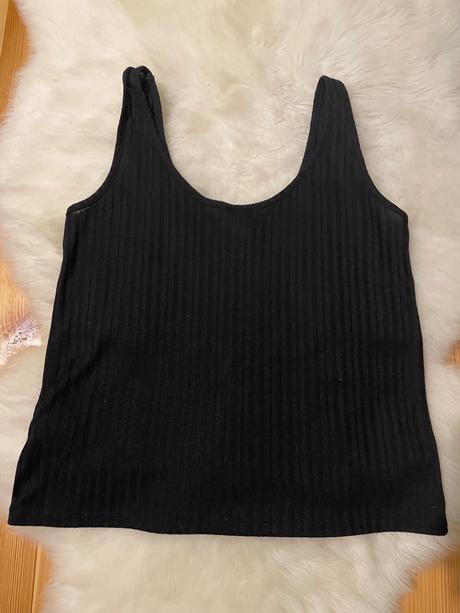 Cierne tielko s gombikami, h&m,s