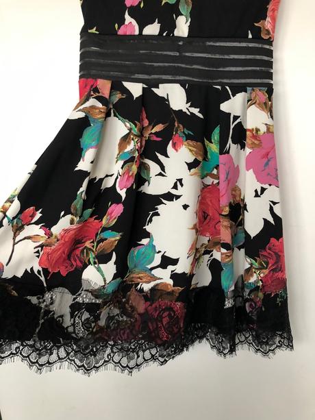 Vystužene šaty 36/38, 38