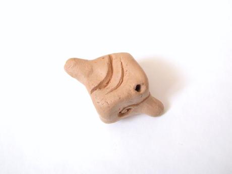 Ručne robená hlinená korálka,