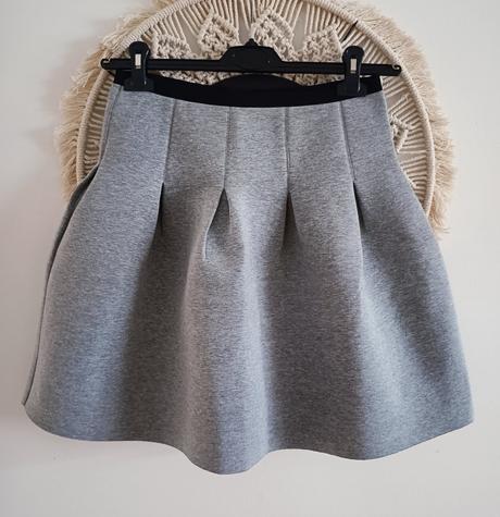 Sivá sukňa, warehouse,l