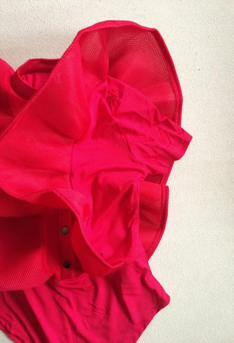 Cervene body s volanom a cvockami vel.m/l, l