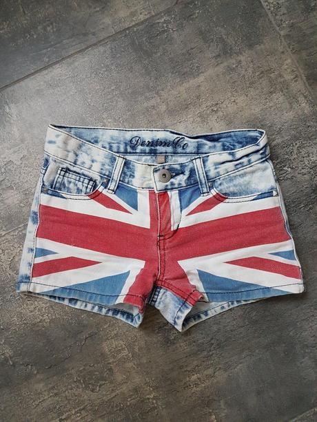 Kraťasy s vlajkou, 134