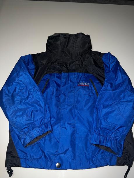 Prechodná bunda zn. peak performance, 110