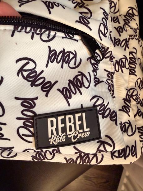 Batoh rebel kids, 
