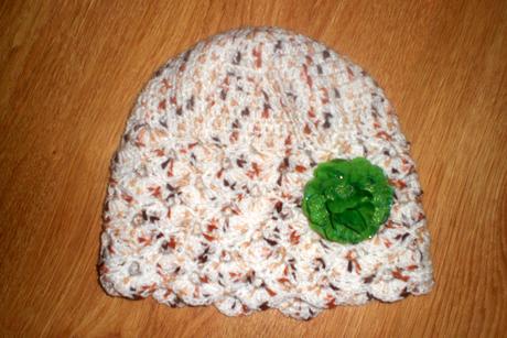 Háčkovaná čiapočka s kvetom, 116