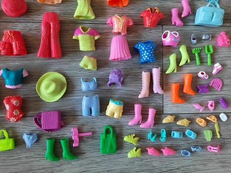 Polly pocket 11 bábik, doplnky, koník,