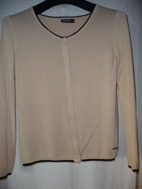 Príjemný svetrík takmer nenosený, kik,s