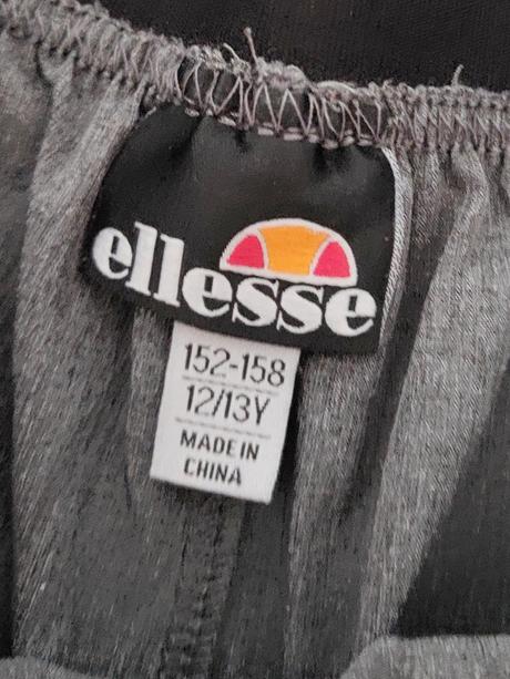 Ellesse šortky, 152