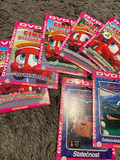 Dvd autíčka 6,8 a finley požární autíčko 0,4,7,8, 