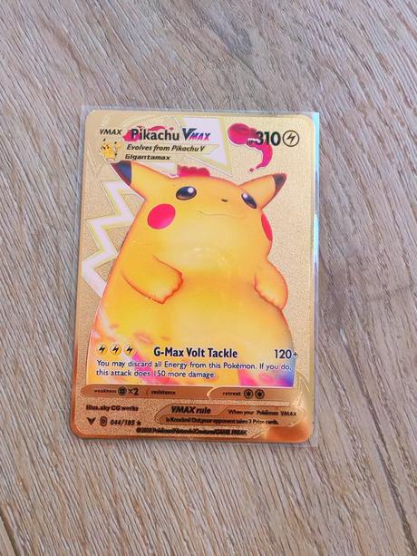Kovová pokémon karta,