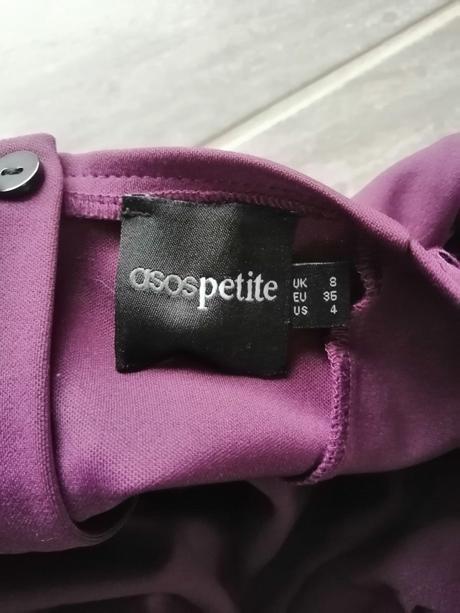 Korzetové šaty vínovej farby asos v34 zamat. ruže, 34