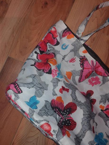 Plážová taska mala lacno s motylmi, 