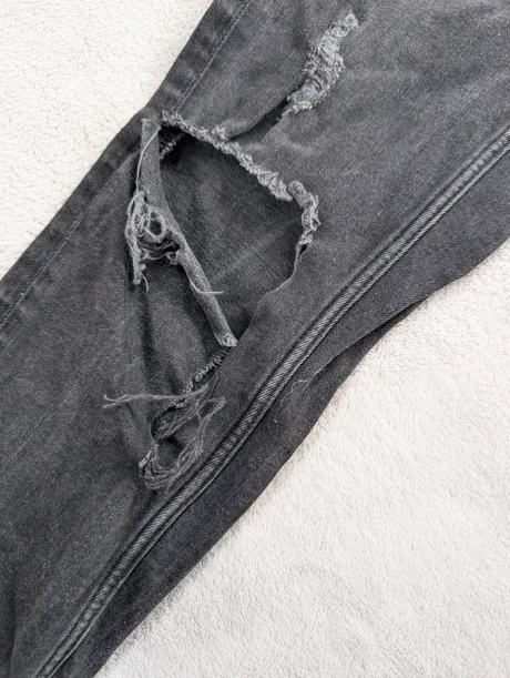 Rifle roztrhané, zara,36