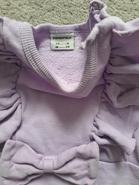 Overal s mašľou, 62