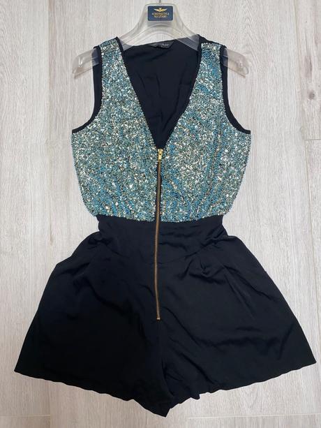 Trblietavý overal, miss selfridge,s