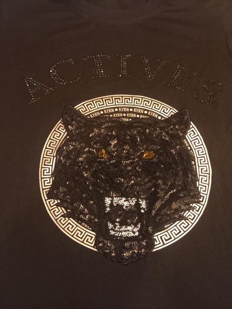 Nádherné tričko, 134