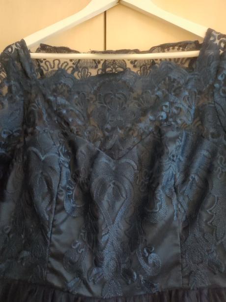 Spoločenské šaty, l