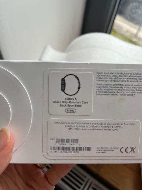 Iphone swatch 5 čierne 2 2 náhradnými remienkami, apple