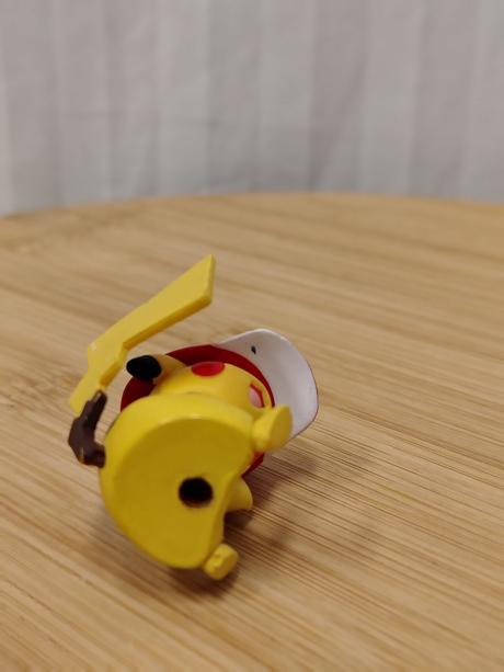 Figúrka pokémon pikachu s ashovou čiapkou, 4 cm, 