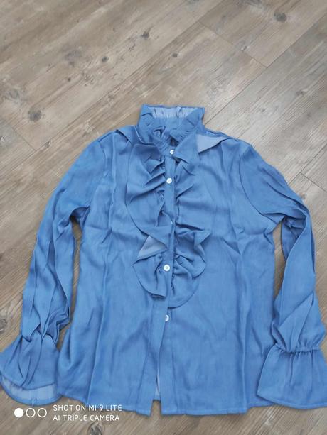 Modra bluzka s volanikmi, l / m / s