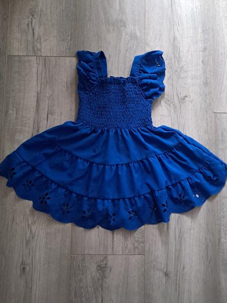 Šaty pre dievčatko, 92