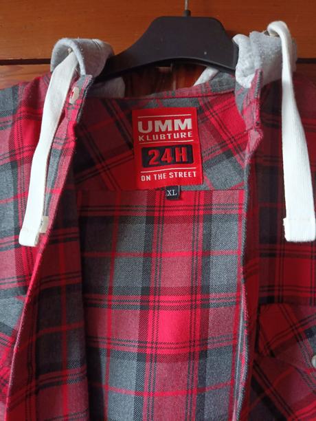 Krásna košeľa s kapucňou umm, l