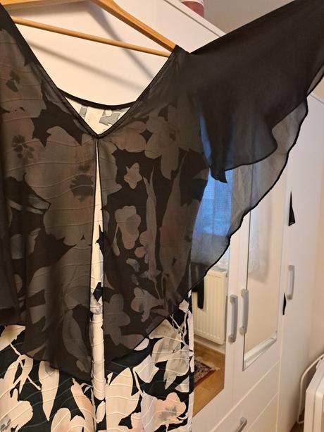 Spoločenské šaty, 48