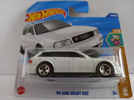 Hot wheels- 1987 audi quattro, 94 audi avant rs2, 
