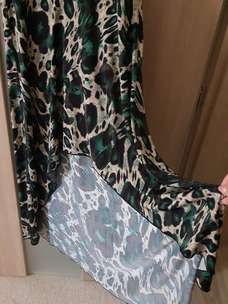 Spoločenské šaty, m