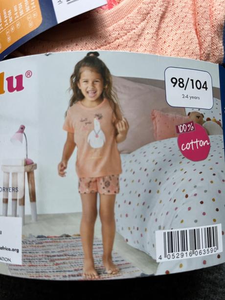 Krátke pyžamo, lupilu,104