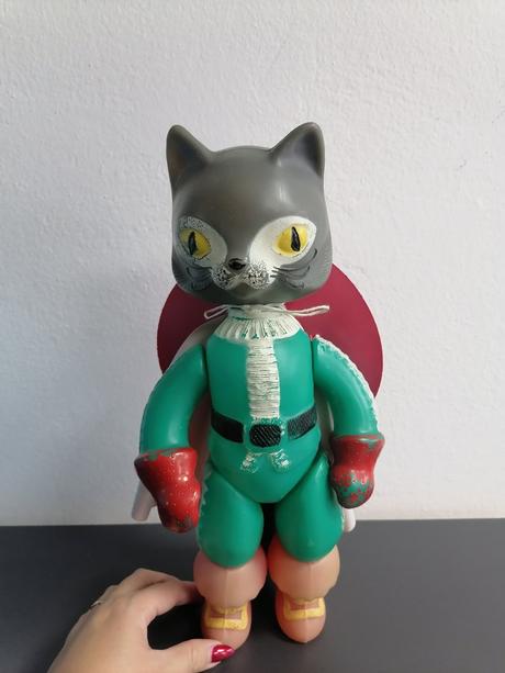 Kocúr v čižmách - starožitnotná hračka, 