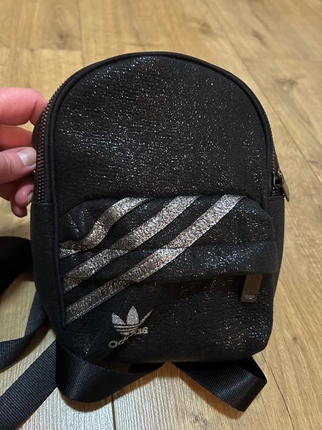 Malý trblietavý ruksak adidas, adidas