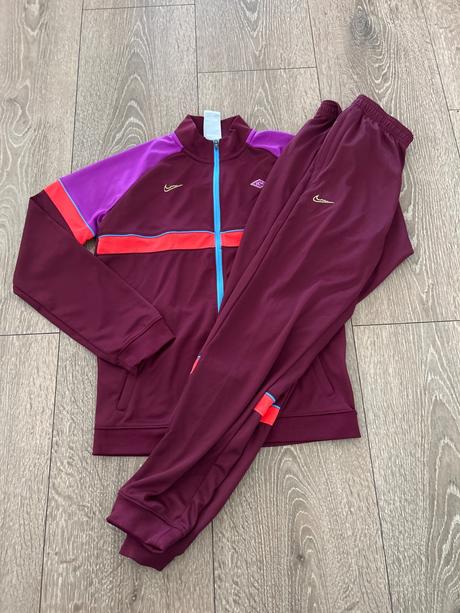 Súprava nike, nike,152