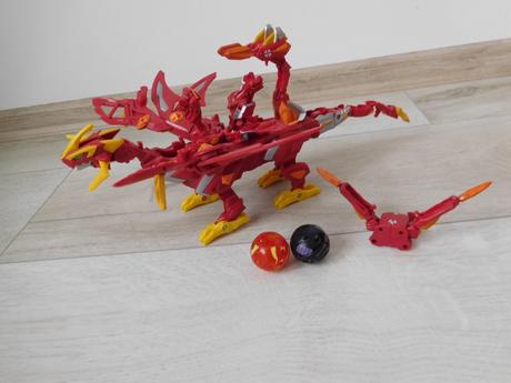 Bakugan drak červený-30 cm,, 