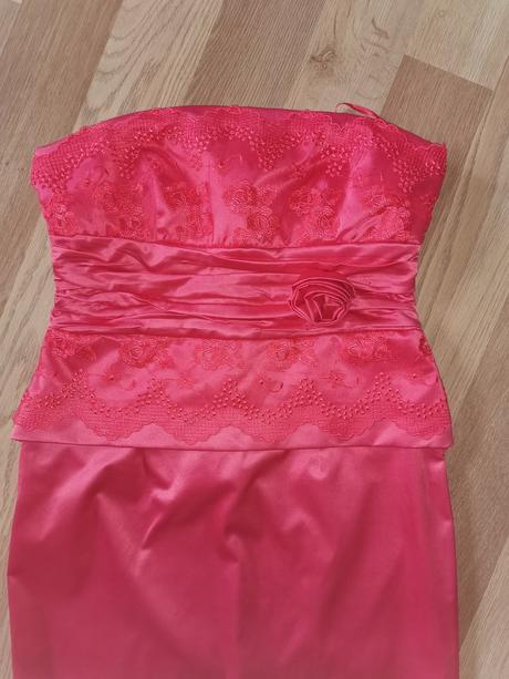 Lososove šaty s čipkou, m