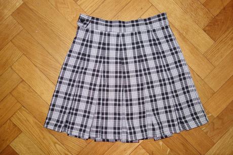 Skladaná károvaná sukňa, 152