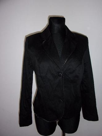 Zaujímavé sako, 42