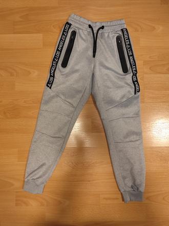 Leskle teplaky 134/140, chapter young,134