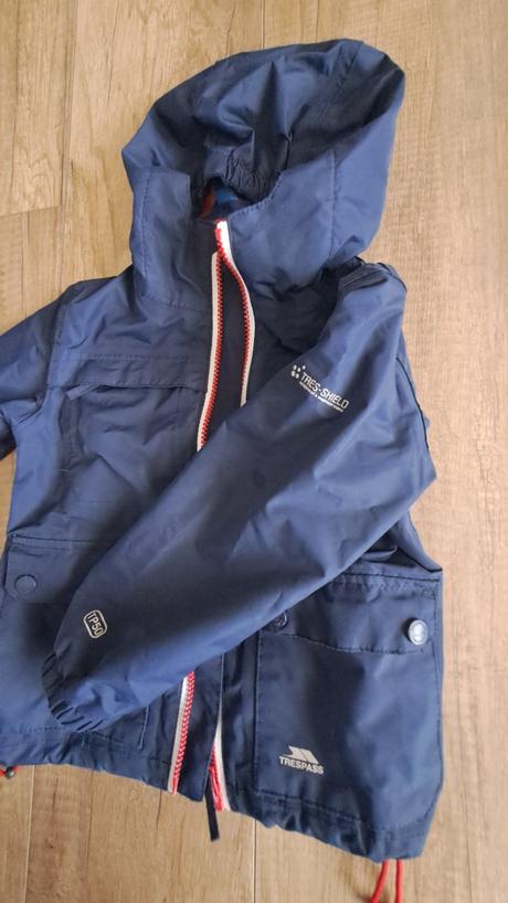 Jesenná/jarná vetrovka, 98