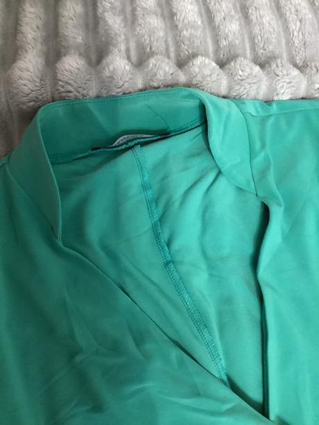 Krásne atypické zelené šaty so stojačikom, chantall,36