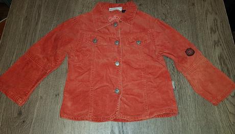 Oranžová bunda, 104