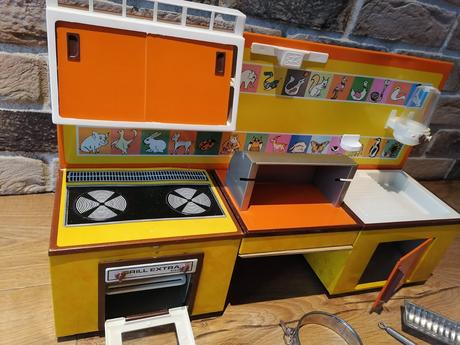 Plechová retro kuchynka, 