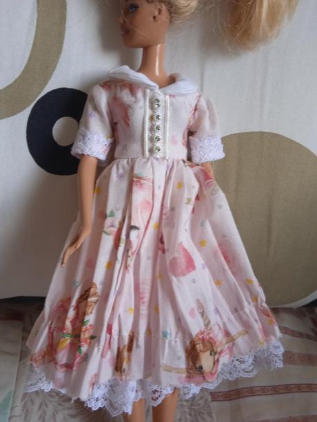 Šaty pre barbie babiku,