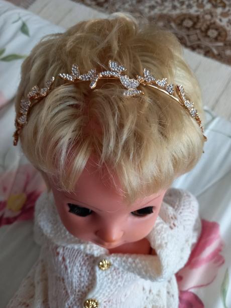 Pozlátená čelenka s kamienkami,