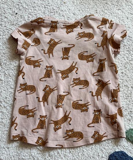 2 bledoružové bavlnené tričká s leopardmi, h&m, 98, h&m,98