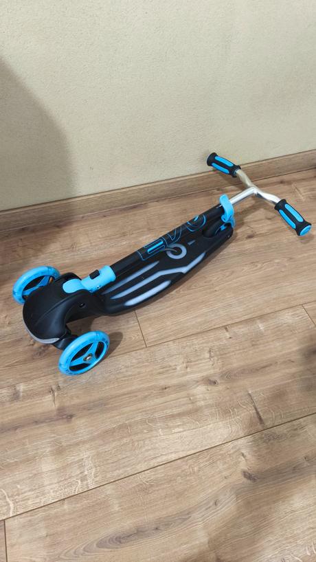 Kolobežka trojkolesová, 