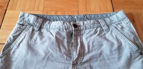 Pánske sivé kraťasy, 32
