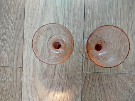 Sklenená karafa a 2 poháre, 