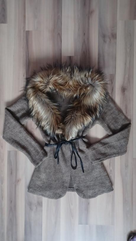 Kardigán s kožušinou,