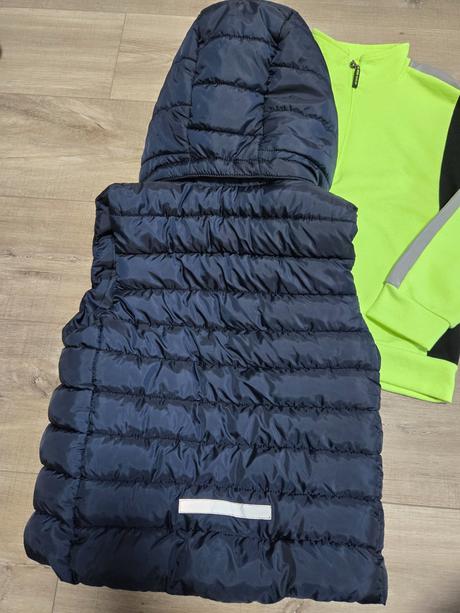 Vesta s mikinou 134, h&m,134